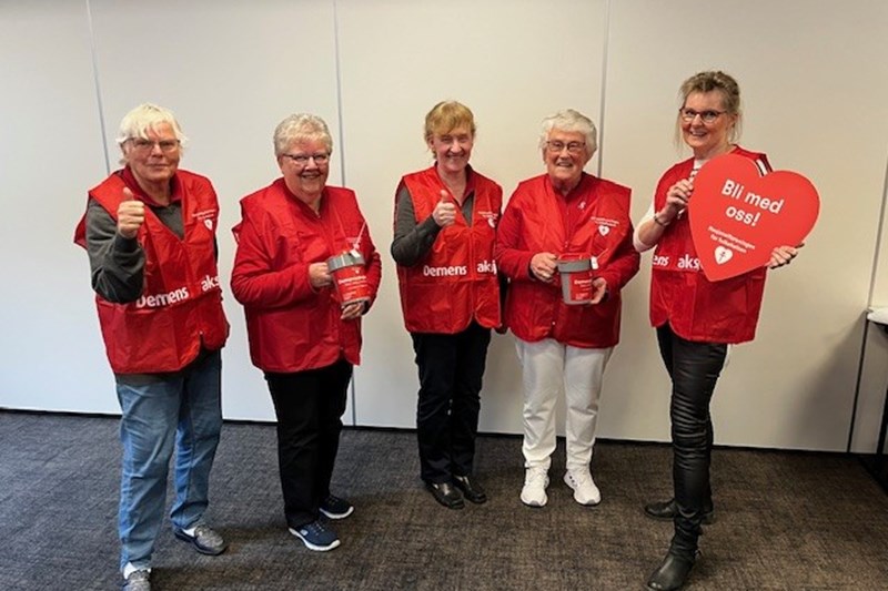 Et nesten fulltallig fylkesstyre i Buskerud. Fra venstre Brit Kaupang, Gunhild Bergan, Inger-Lise Viljugrein, Inga Bergan og Kristi Smedsrud.